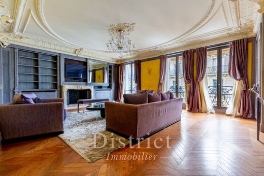 套间/公寓  Champs-Elysées, Madeleine, Triangle d’or, Paris