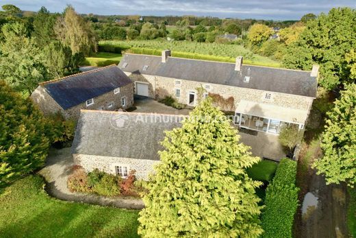 Luxury home in Pléguien, Côtes-d'Armor