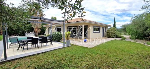 Vinça, Pyrénées-Orientalesのヴィラ