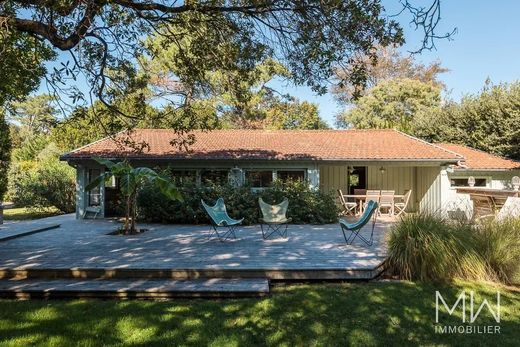 Villa in Lège-Cap-Ferret, Gironde