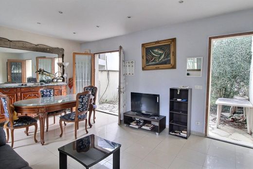 Luxury home in Saint-Maur-des-Fossés, Val-de-Marne