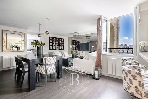 Apartment / Etagenwohnung in Champs-Elysées, Madeleine, Triangle d’or, Paris