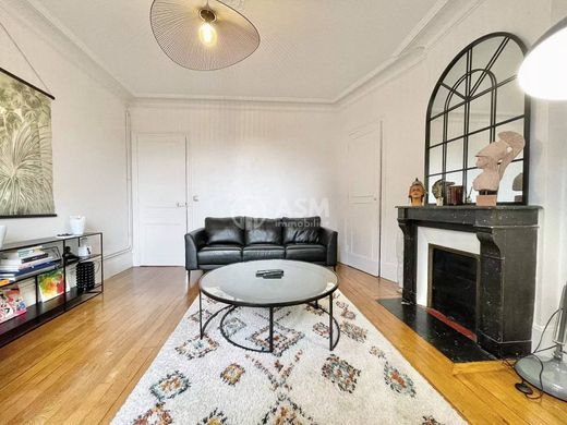 Appartamento a Courbevoie, Hauts-de-Seine