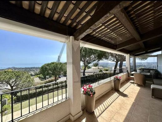 Piso / Apartamento en Villeneuve-Loubet, Alpes Marítimos