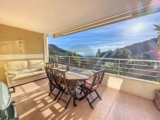 Èze, Alpes-Maritimesのアパートメント