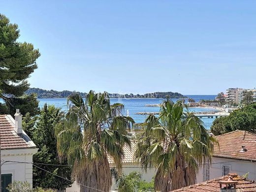 Apartment / Etagenwohnung in Cannes, Alpes-Maritimes