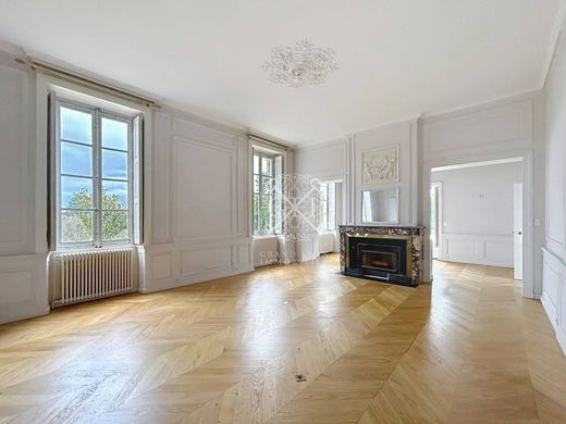 Luxury home in Champagne-au-Mont-d'Or, Rhône