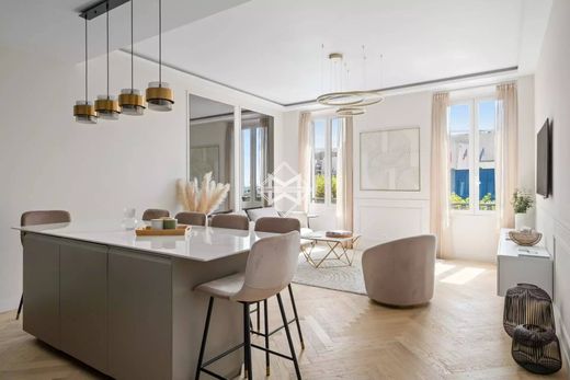 Apartment / Etagenwohnung in Cannes, Alpes-Maritimes