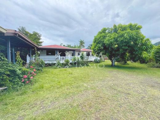 Luxury home in Tahiti