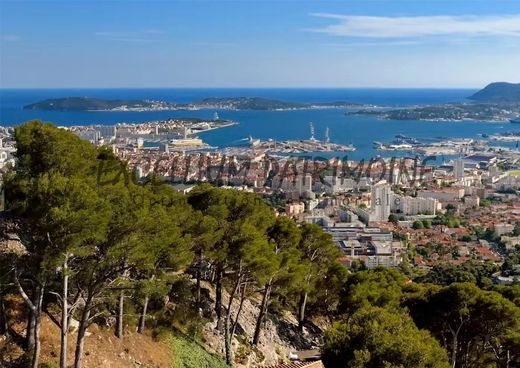 Двухуровневые апартаменты, Тулон, Var