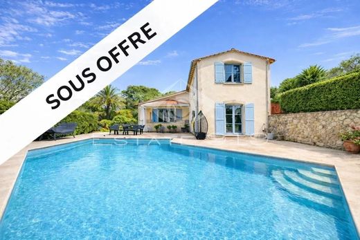 Villa en Le Rouret, Alpes Marítimos