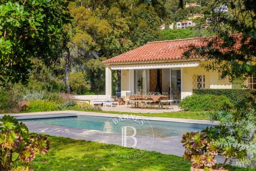 빌라 / Rayol-Canadel-sur-Mer, Var