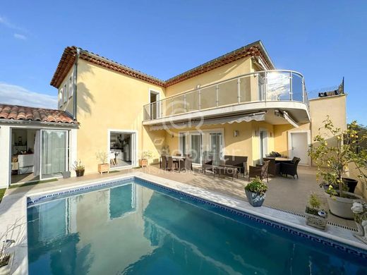 Villa in Cannes La Bocca, Alpes-Maritimes