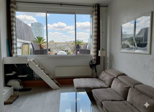 Duplex in Courbevoie, Hauts-de-Seine