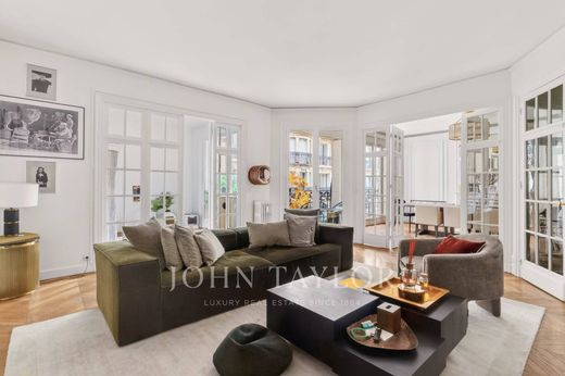 Apartment in La Muette, Auteuil, Porte Dauphine, Paris