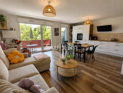 Apartment / Etagenwohnung in Cruseilles, Haute-Savoie