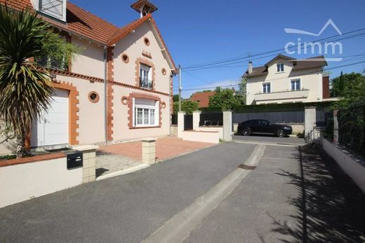 Luxury home in Gournay-sur-Marne, Seine-Saint-Denis