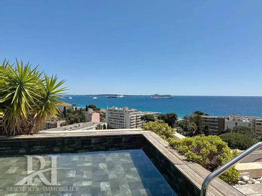 Apartment / Etagenwohnung in Cannes, Alpes-Maritimes