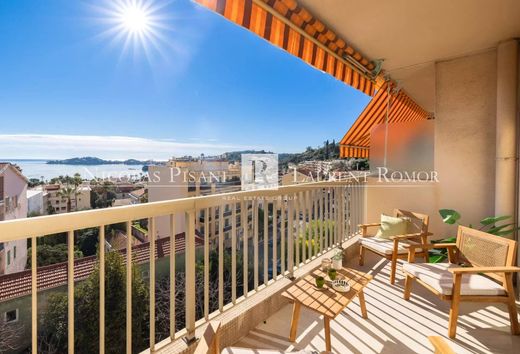 Apartment / Etagenwohnung in Beaulieu-sur-Mer, Alpes-Maritimes