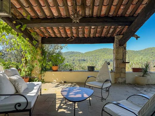 호화 저택 / Claviers, Var