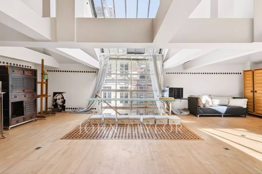 Apartment / Etagenwohnung in Tour Eiffel, Invalides – Ecole Militaire, Saint-Thomas d’Aquin, Paris