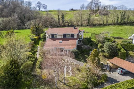 Luxe woning in Présilly, Haute-Savoie