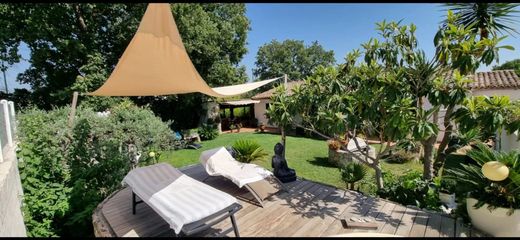 Luxe woning in Roquebrune-sur-Argens, Var