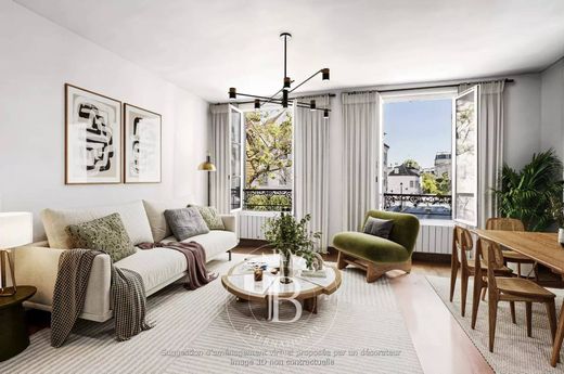 Apartment in Montmartre, Abbesses, Grandes-Carrières, Paris