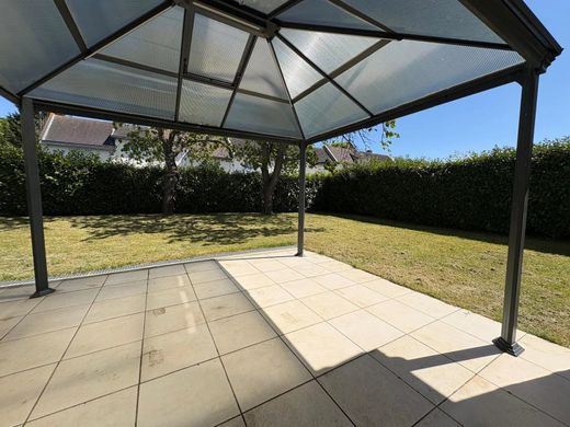 Luxury home in Plaisir, Yvelines