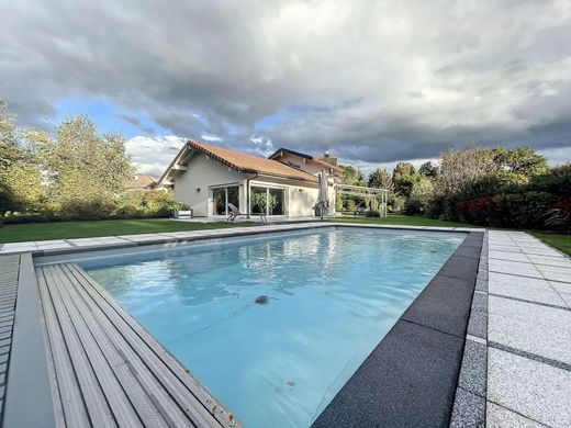 Villa in Messery, Haute-Savoie