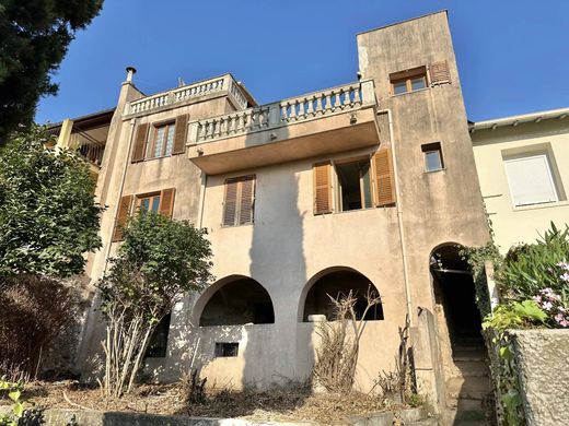 Casa de luxo - La Turbie, Alpes Marítimos