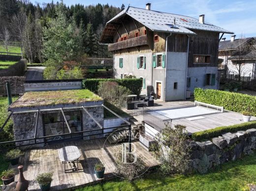 Πολυτελή κατοικία σε Taninges, Haute-Savoie