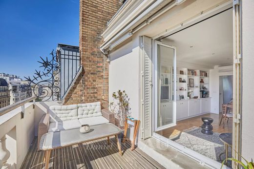 Apartment / Etagenwohnung in Tour Eiffel, Invalides – Ecole Militaire, Saint-Thomas d’Aquin, Paris