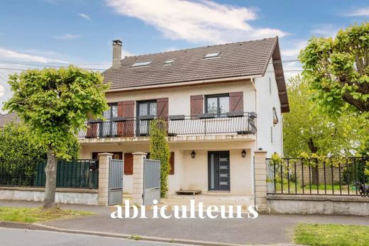 Luxe woning in Paray-Vieille-Poste, Essonne