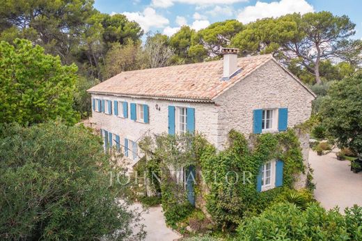 Rural or Farmhouse in Aix-en-Provence, Bouches-du-Rhône