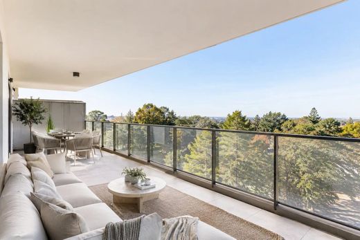 Apartment in Issy-les-Moulineaux, Hauts-de-Seine