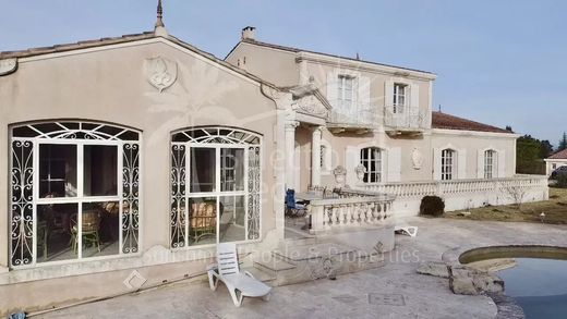 Villa in Mollégès, Bouches-du-Rhône