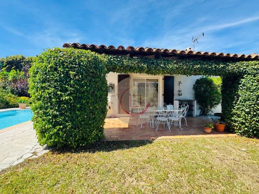 Villa in Mandelieu-la-Napoule, Alpes-Maritimes