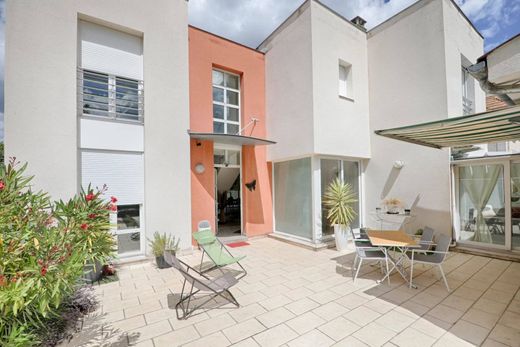 Luxe woning in Saint-Maur-des-Fossés, Val-de-Marne