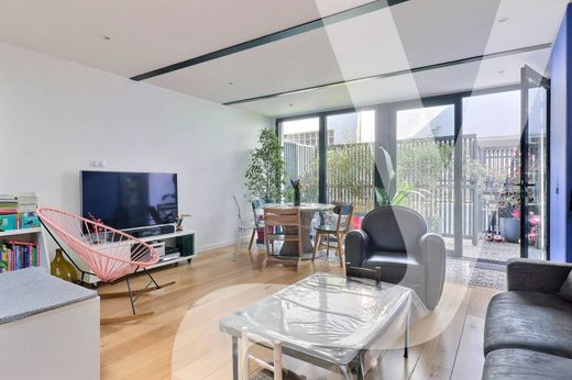 Apartment / Etagenwohnung in Montreuil-sous-Bois, Seine-Saint-Denis