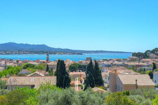 Apartment / Etagenwohnung in Sanary-sur-Mer, Var