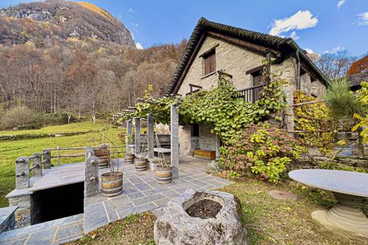 Villa en Foroglio, Vallemaggia District