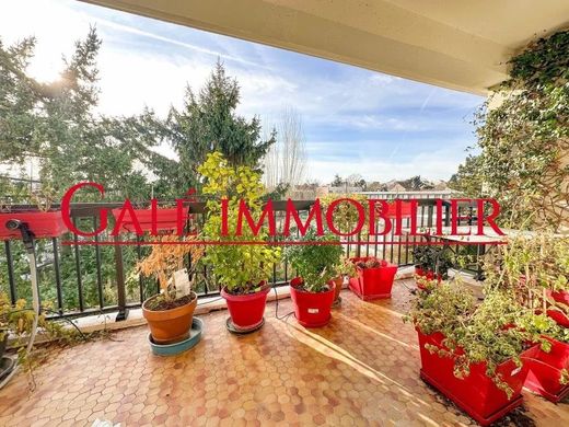 ‏דירה ב  Bourg-la-Reine, Hauts-de-Seine