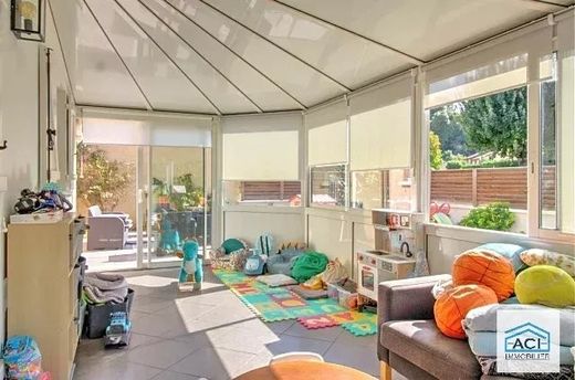 Luxus-Haus in Saint-Pierre-de-Chandieu, Rhône