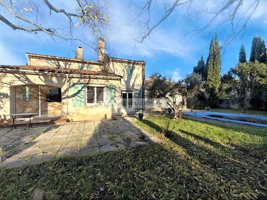 Элитный дом, Арль, Bouches-du-Rhône