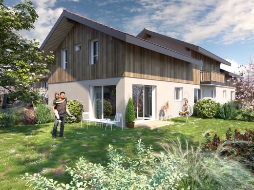 Vinzier, Haute-Savoieの高級住宅