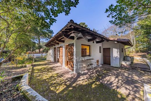 Luxury home in Pyla sur Mer, Gironde