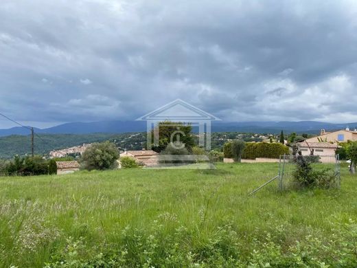 Grond in Montauroux, Var