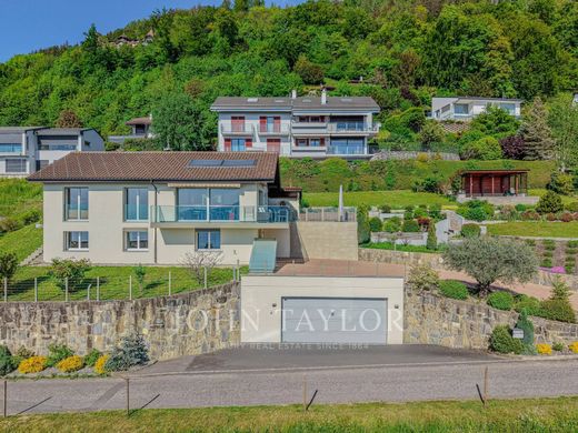 Villa in Chernex, Riviera-Pays-d'Enhaut District