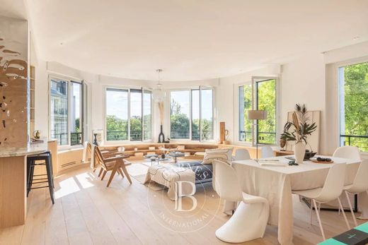 Apartment in La Muette, Auteuil, Porte Dauphine, Paris